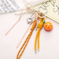 Accessoires de mode suspendus pour filles Porte-clés en peluche en corde tressée Crochet avec nœud de fruits Charm de sac en ruban de perles