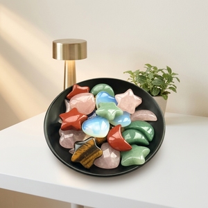 Corazones, Estrellas y Lunas de Cristal Natural al por Mayor. Adecuado para decoración del hogar o como opción de regalo. - Product Image 1