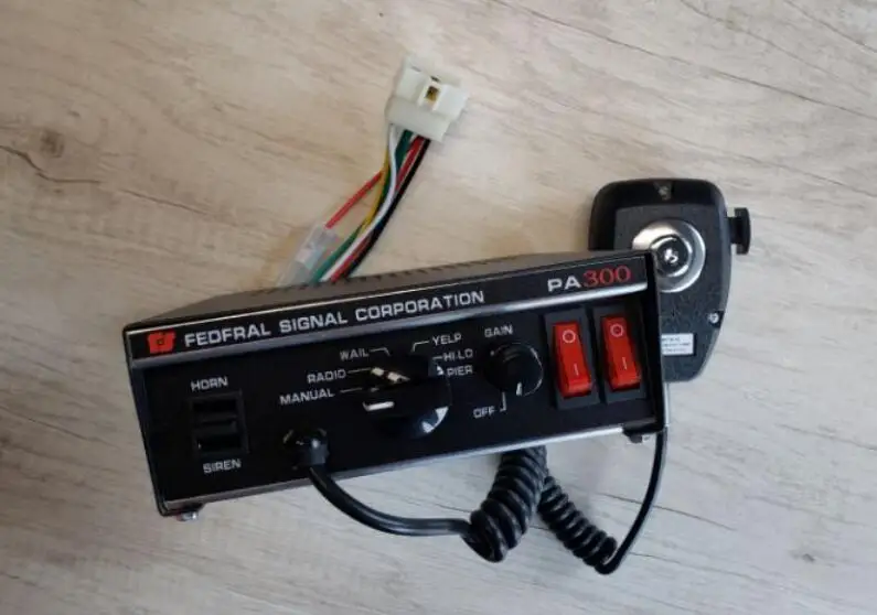 122DB車両サイレン200Wカーアクセサリー12V連邦信号シレーナ緊急音自動