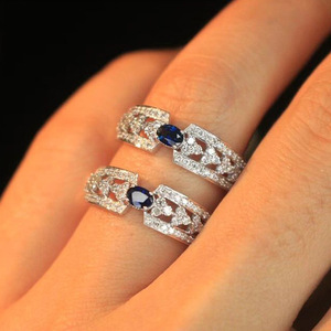 Anello con Gemma Blu dal Design Elegante per Donne - Product Image 3