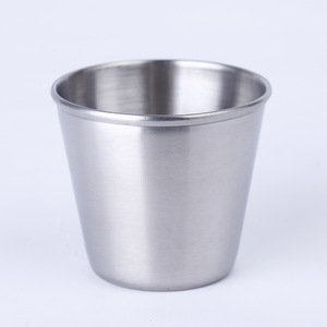 แก้วเบียร์สแตนเลสขนาดเล็ก 49x32x43 มม. ถ้วยสุราพกพาสำหรับกิจกรรมกลางแจ้ง สไตล์เรียบง่าย - Product Image 1