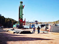 Foreuse hydraulique montée sur camion pour puits d'eau profonds de 3000 m – Machine de forage pour la construction de puits profonds