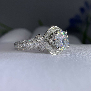 Anello Vintage con Design a Torre Floreale Intrecciata per Donne - Product Image 4