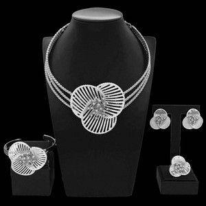Yulaili - Juego <span class=keywords><strong>de</strong></span> Joyas para Mujer con Diseño <span class=keywords><strong>de</strong></span> Beso y Abrazo, Estilo Dubái, con Pedrería, Chapado en Oro, para Bodas y Fiestas - Product Image 6