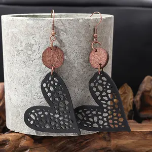 Boucles d'oreilles vintage creuses en cuir PU en forme de coeur, bijoux en bois, cadeau pour fête, vacances, accessoires de décoration, ornements d'oreille d'automne et d'hiver