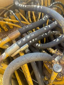 Excavatrice d'occasion CAT 320CL 20T pour travaux de construction, avec bras long de 18 m, moteur hydraulique stable, performances fiables, usage intensif. - Product Image 5