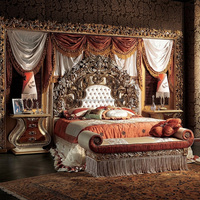 Lit de Luxe Royal en Bois Sculpté, Style Turc Classique, Lit King Size Capitonnée Dorée avec Banc à Volutes pour Villa et Chambre de Palais