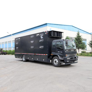 Camion de camping mobile sur mesure pour voyages en camping-car et excursions en autonomie - Product Image 2