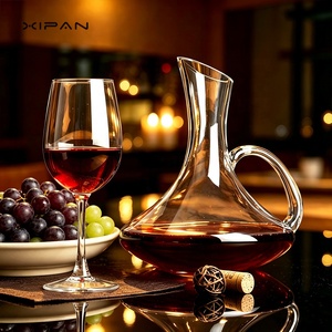 Carafe à <span class=keywords><strong>vin</strong></span> <span class=keywords><strong>rouge</strong></span> en cristal soufflé à la main Xipan 50 oz avec poignée, logo personnalisé, grande carafe à <span class=keywords><strong>vin</strong></span> élégante pour la maison, le bar ou comme cadeau - Product Image 2