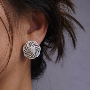 Orecchini a Perno con Motivi Geometrici e Floreali per Donne, Accessori Moda per Uso Quotidiano - Product Image 6