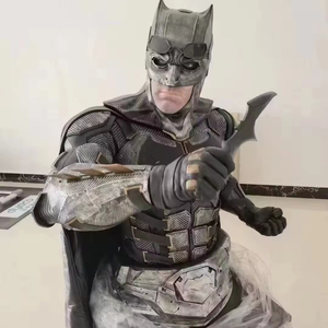 Statue Géante Bat Man en Résine Fibre de Verre de Qualité Supérieure pour Collection - Product Image 1