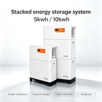 Il existe deux types de systèmes de stockage d'énergie avec des capacités allant de 5 kWh à 10 kWh : 5 kW et 10 kW