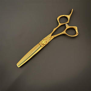 กรรไกรตัดผมสีทอง 8S ขนาด 6 นิ้ว สำหรับมืออาชีพ ใช้ในร้านเสริมสวย ใบมีดสแตนเลสสำหรับคนถนัดขวา แบบมาตรฐาน - Product Image 5