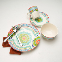 Fournitures Vente en gros Design décoratif Plats à salade Assiettes et bols Tasse Tasse Vaisselle Ensemble de vaisselle en céramique