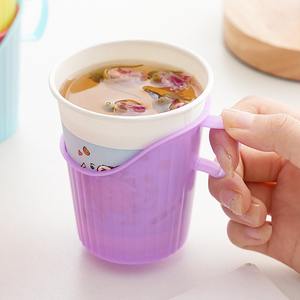 Portavasos desechables, paquete de 10, forma cilíndrica de plástico grueso con aislamiento para té de la tarde, accesorio de agarre de color aleatorio - Product Image 1