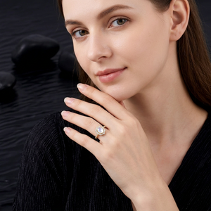 Anillo de compromiso Art Deco con halo de piedra lunar de nacimiento de abril creada en laboratorio para mujer, de alta calidad, fabricado en Vietnam. - Product Image 4