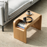 Table d'appoint en bois massif de style nordique, table de salon design en forme de C, minimaliste, style Instagram, petite table basse de rangement