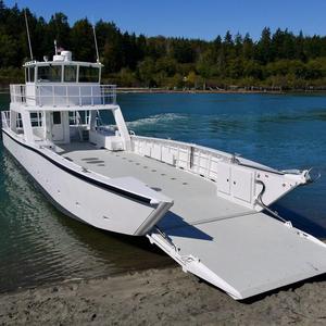 Bateau de travail en alliage d'aluminium de 18 m (60 pieds), capacité de 16 tonnes, barge de transport rapide, navire de débarquement pour les trajets entre îles, à vendre - Product Image 1