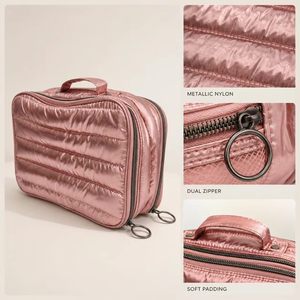 กระเป๋าจัดระเบียบเครื่องสำอางไนลอนสีโรสโกลด์เมทัลลิกพร้อมโลโก้สั่งทำ กระเป๋าแต่งหน้าแบบพองสองชั้นสำหรับเดินทาง ขายส่ง รับผลิตแบบ OEM ODM - Product Image 5