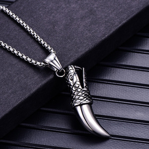 Ciondolo da Uomo in Acciaio Inossidabile 316L, Lussuoso Pendente a Forma di Testa di <span class=keywords><strong>Lupo</strong></span> in Titanio, Gioiello Punk alla Moda - Product Image 1