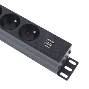 PDU 19 pouces 1U en alliage d'aluminium noir avec 6 prises avec protection contre les surtensions et les surcharges, fonctionnalités USB, France - Product Image 4