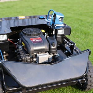 热销55 °   可遥控操作的割草机，切割宽度900mm，符合EPA Euro V标准，汽油动力履带式割草机 - Product Image 2