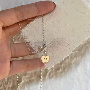 Collier en argent sterling S925, version coréenne, simple et délicat, avec perles d'olive et pendentif bicolore, très tendance - Product Image 1