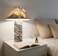Lampe de table en marbre naturel Arabescato Corchia - Décoration et éclairage à double usage pour la chambre à coucher, le salon, la coiffeuse et le bureau