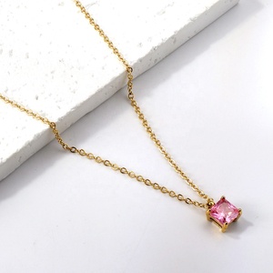 Collana Personalizzata da Donna con Ciondolo Quadrato Placcato Oro, <span class=keywords><strong>Gioielli</strong></span> alla Moda in Acciaio Inossidabile con Diamanti Bianchi/Rosa/Verdi in Zirconia Cubica - Product Image 5