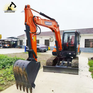 Excellente maniabilité Doosan DX60 a utilisé la mini pelle sur chenilles pour les projets de construction urbaine et d'aménagement paysager dans des espaces restreints - Product Image 2