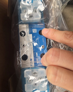 โซลินอยด์ DG4V-3-2C-M-U-H7-60 ของแท้ใหม่เอี่ยม, DG4V 3 2C M U H7 60 ตัวควบคุมทิศทาง - Product Image 2