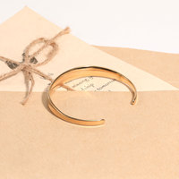 Bracelet minimaliste en forme de C INS Personnalité Bracelet plaqué or 18 carats Bracelet manchette ouvert en acier inoxydable pour hommes