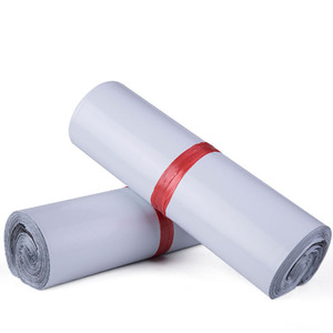 Enveloppe blanche auto-adhésive en plastique LDPE et HDPE en poly Sacs de courrier d'expédition express avec logo pour emballage de vêtements - Product Image 1