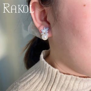 RAKOL EP2658 alta calidad moda nuevo diseño circón cristal flor perla pendientes para mujer entrega - Product Image 3
