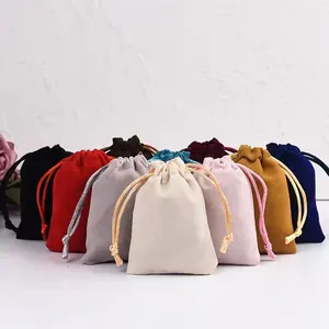 Vente en gros Sac à cordon en flanelle noire personnalisé Paquet de stockage de bijoux Cadeau Sacs pochette en velours pour bijoux à cordon