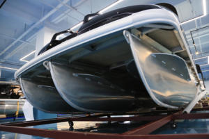 Lujo Tritoon <span class=keywords><strong>RC</strong></span> pontón barco 19ft-27ft fibra de vidrio pesca barco fiesta deporte yate aluminio casco motor fueraborda CE - Product Image 3