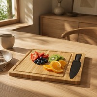 Planche à découper en bambou personnalisable de petite taille avec porte-couteau intégré et fente pour couteau d'office pour cuisine moderne