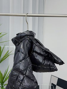Veste matelassée vintage pour homme Monc Luxury, argentée brillante, col court, en duvet, fermeture éclair, chaude, pour l'hiver - Product Image 4