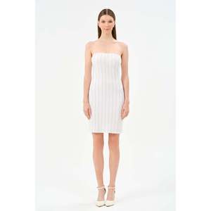 Vêtements décontractés pour femmes DANS, couleur écru, haut confortable et élégant pour tous les jours, disponible en tailles 38-42 - Product Image 1