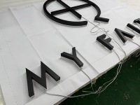 Enseigne commerciale personnalisée en lettres 3D rétroéclairées par LED pour entreprises, extérieure, étanche, en acier inoxydable, lettres en relief, enseigne de devanture IP65