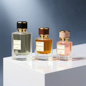 Vente en gros de flacons en verre carrés transparents personnalisés à bas prix, 30 ml, 50 ml, 100 ml, avec bouchon rond, flacon de parfum vide avec boîte d'emballage haut de gamme - Product Image 3