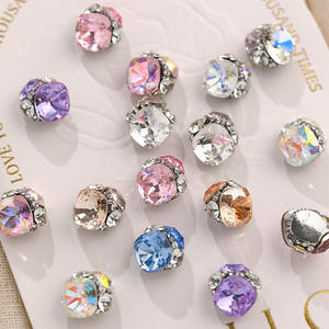 हस्तनिर्मित छोटी लक्जरी सफेद प्रकाश हीरे की गेंद 3 डी फ्लैश मैनीक्योर गहने के लिए 9 क्रिस्टल - Product Image 4