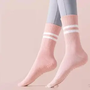 Chaussettes de yoga chaussettes en coton chaussettes personnalisées de haute qualité pour la musculation chaussettes de fitness pour les femmes