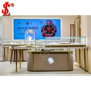 Vitrine à bijoux en verre haut <span class=keywords><strong>de</strong></span> gamme personnalisée avec éclairage LED, <span class=keywords><strong>tour</strong></span> rotative automatique, comptoir d'exposition, éclairage LED pour vitrines à bijoux - Product Image 4