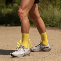 Chaussettes de sport en nylon OEM d'usine, design personnalisé avec logo, chaussettes de compression pour la course, le tennis, la randonnée, le cyclisme, respirantes, chaussettes mi-mollet