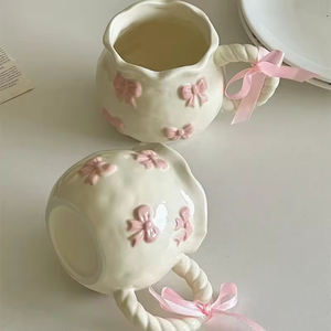 Tasse à café en céramique Huyo, vente directe usine, motif nœud 3D mignon, forme sac porte-bonheur, cadeau d'affaires de luxe léger - Product Image 2
