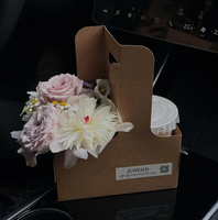 Boîte de transport écologique en papier kraft pour café, thé et fleurs avec poignée, fermeture magnétique et ruban