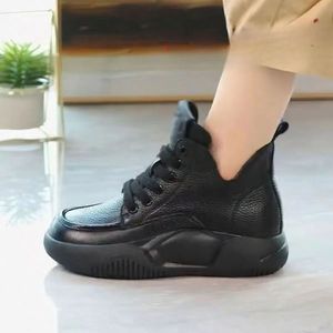 Venta al por Mayor de Fábrica, Zapatos de Mujer Cómodos y Económicos para Caminar, Botas Casuales - Product Image 2