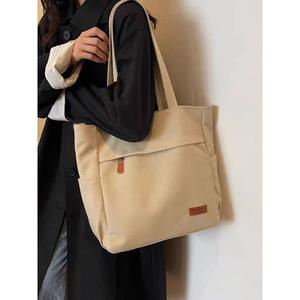 Borsa con Cerniera in Tela Stile Giapponese Grande Capacità Nuovo Modello Studentesco Versatile Casual Semplice Borsa a Tracolla per Lezioni e Pendolarismo - Product Image 1