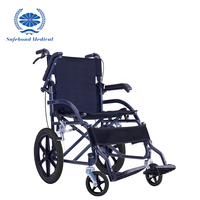 Équipement de thérapie médicale Petit fauteuil roulant portable pliable classique à roues solides pour les personnes âgées